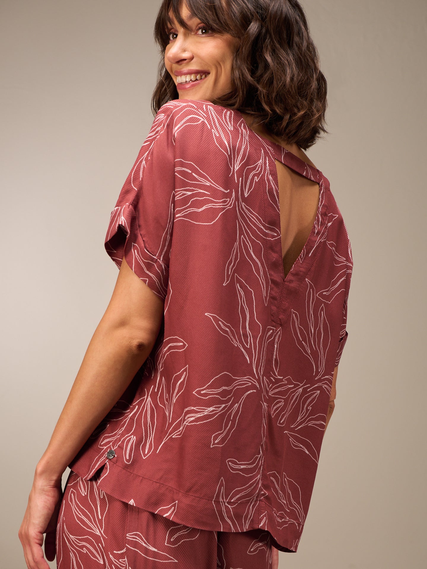 Blusa con scollo rotondo