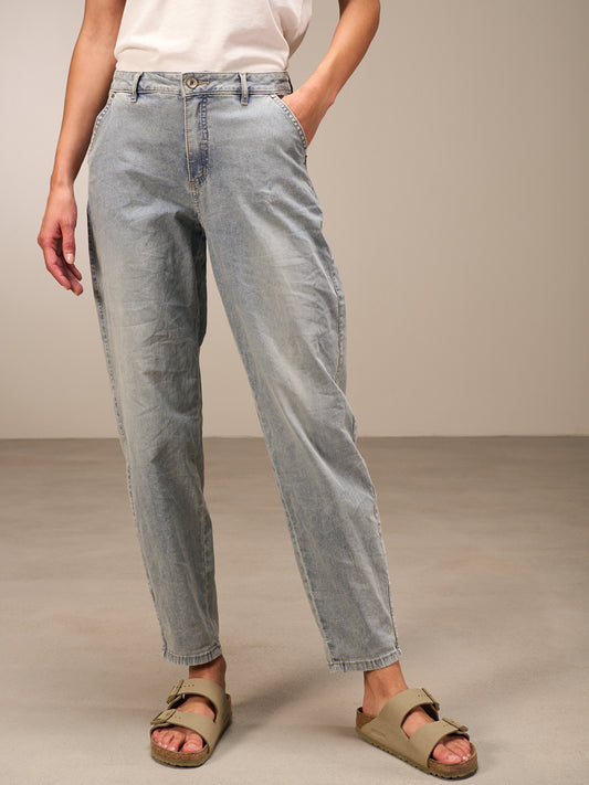 Barrel-leg jeans