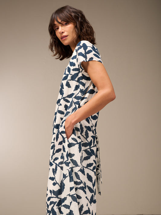 Vestito con collo rotondo