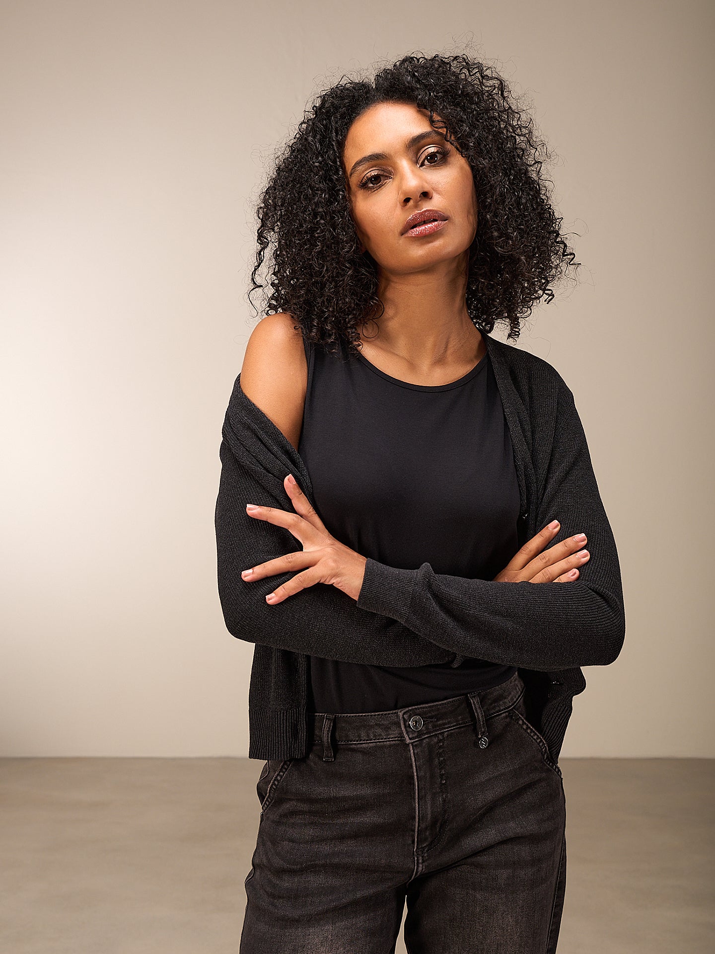 Strickjacke mit V-Ausschnitt