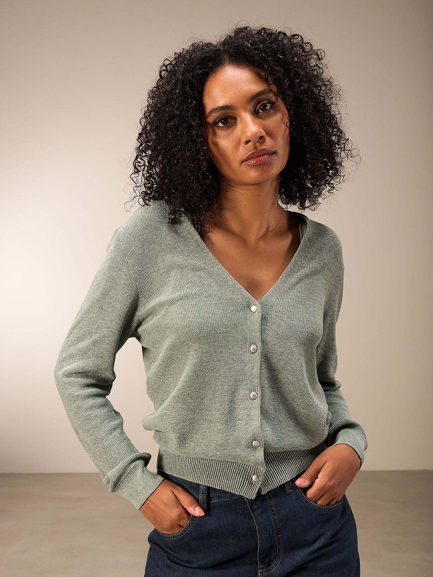 Strickjacke mit V-Ausschnitt