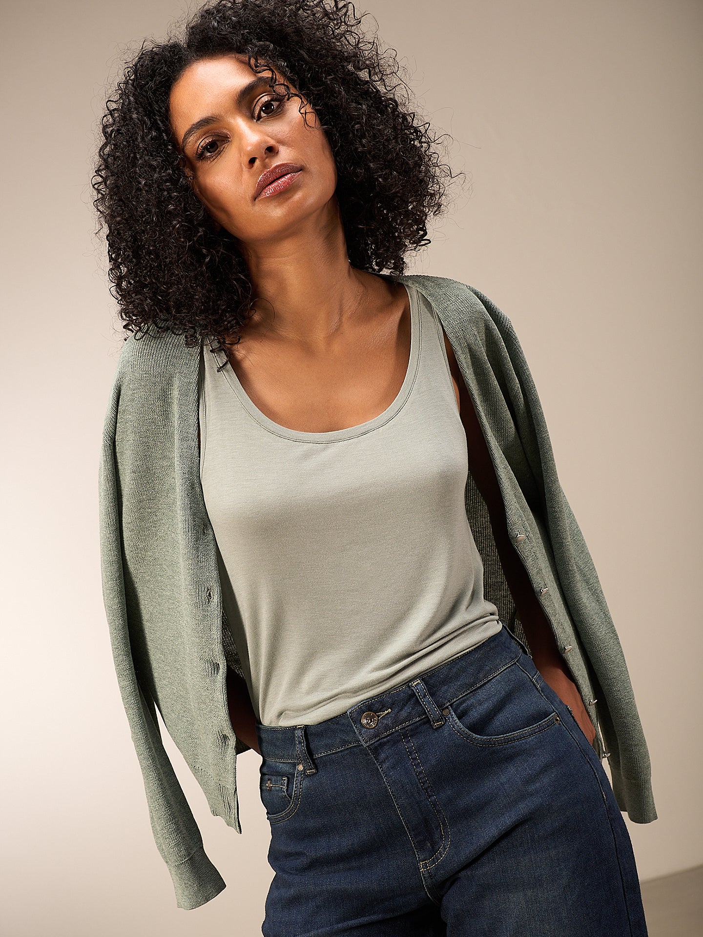 Strickjacke mit V-Ausschnitt