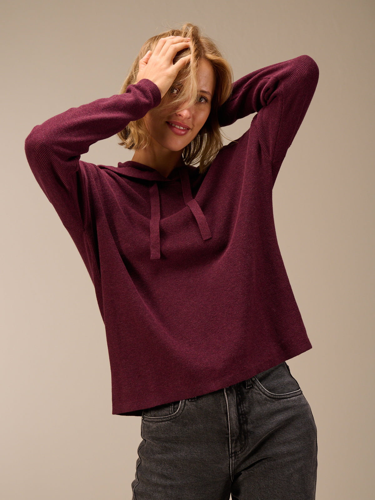 Maglione con cappuccio