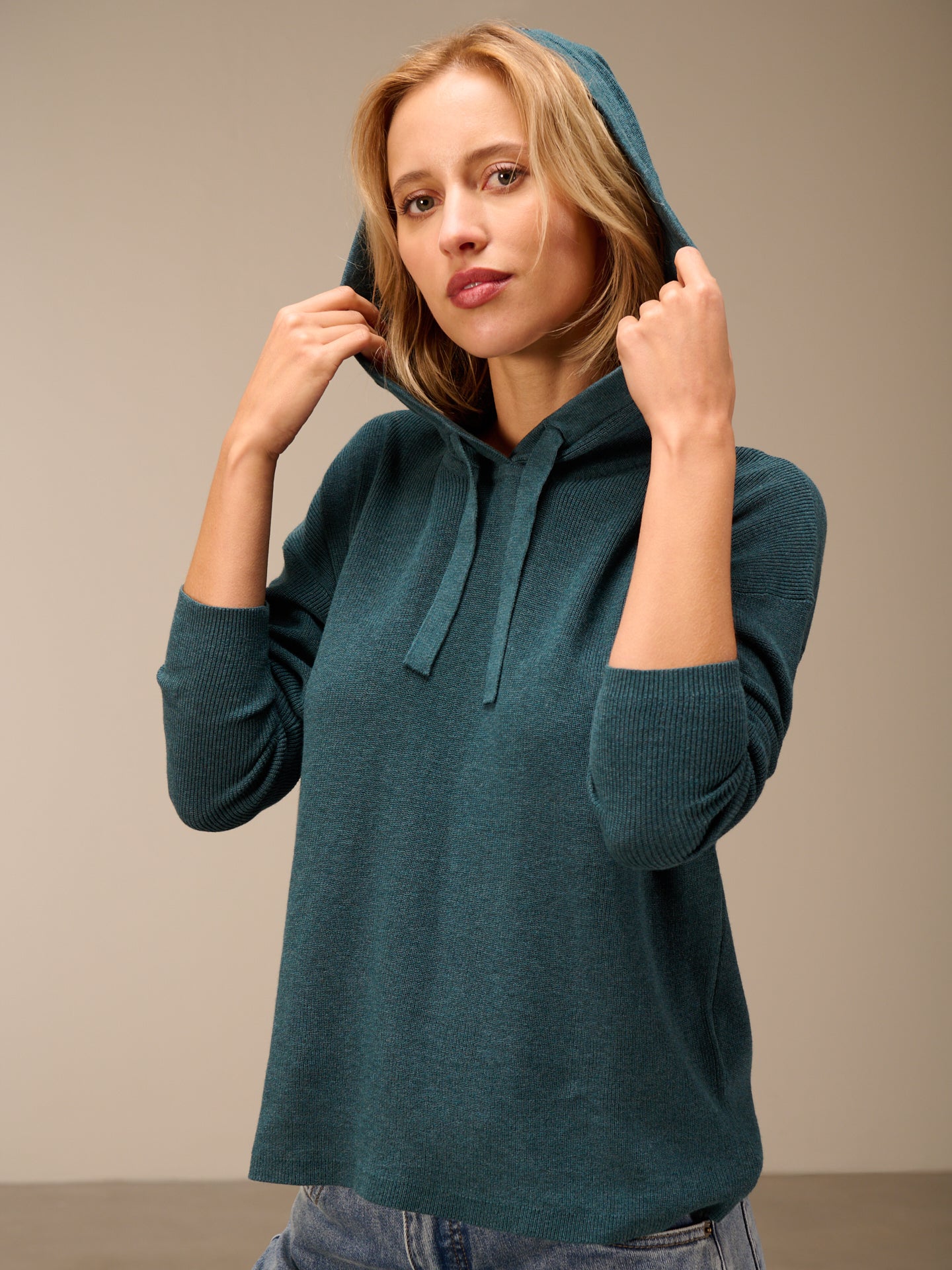 Hooded sweater