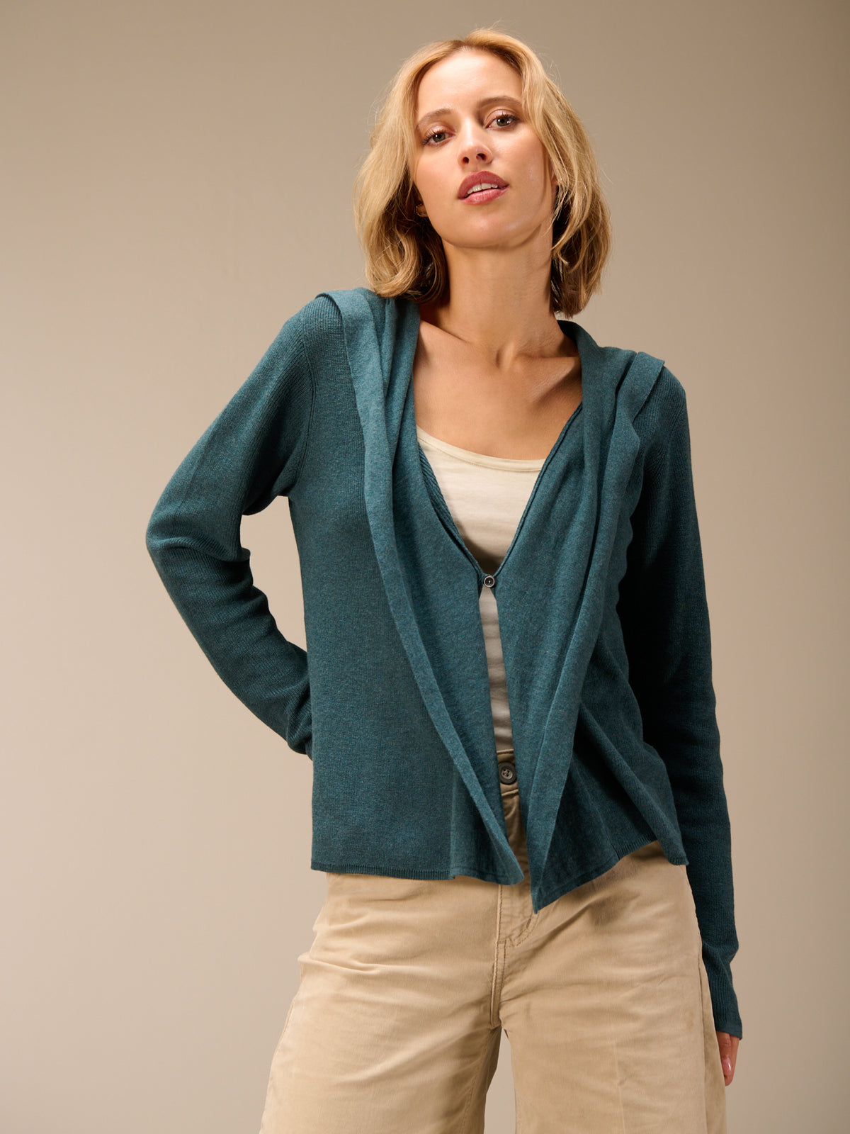 Giacca in maglia con cappuccio
