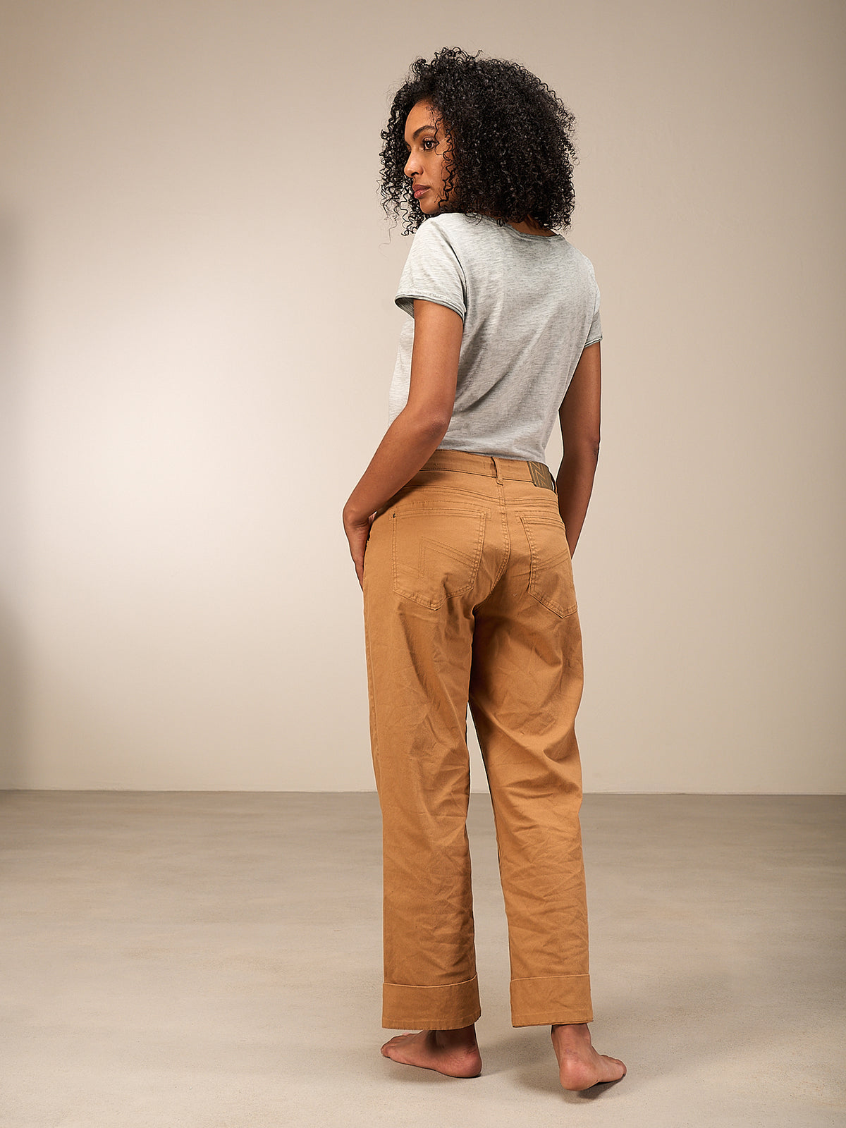 Straight-leg trousers