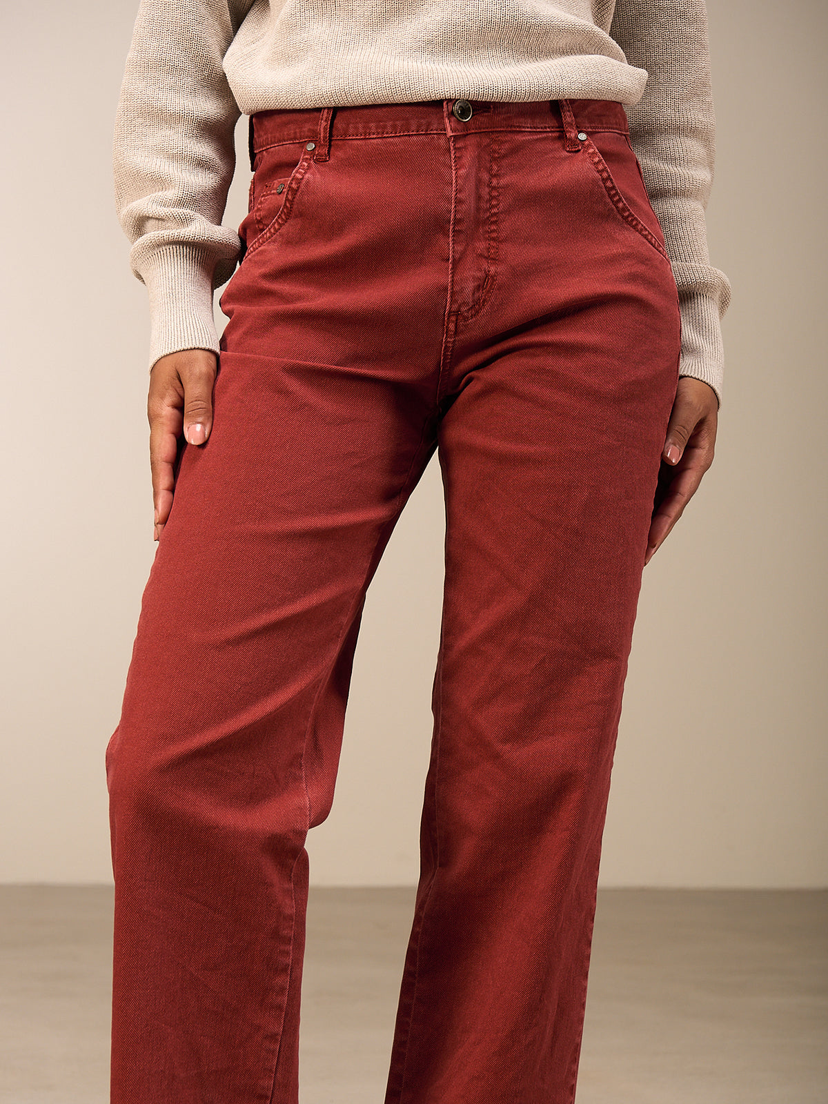 Straight-leg trousers