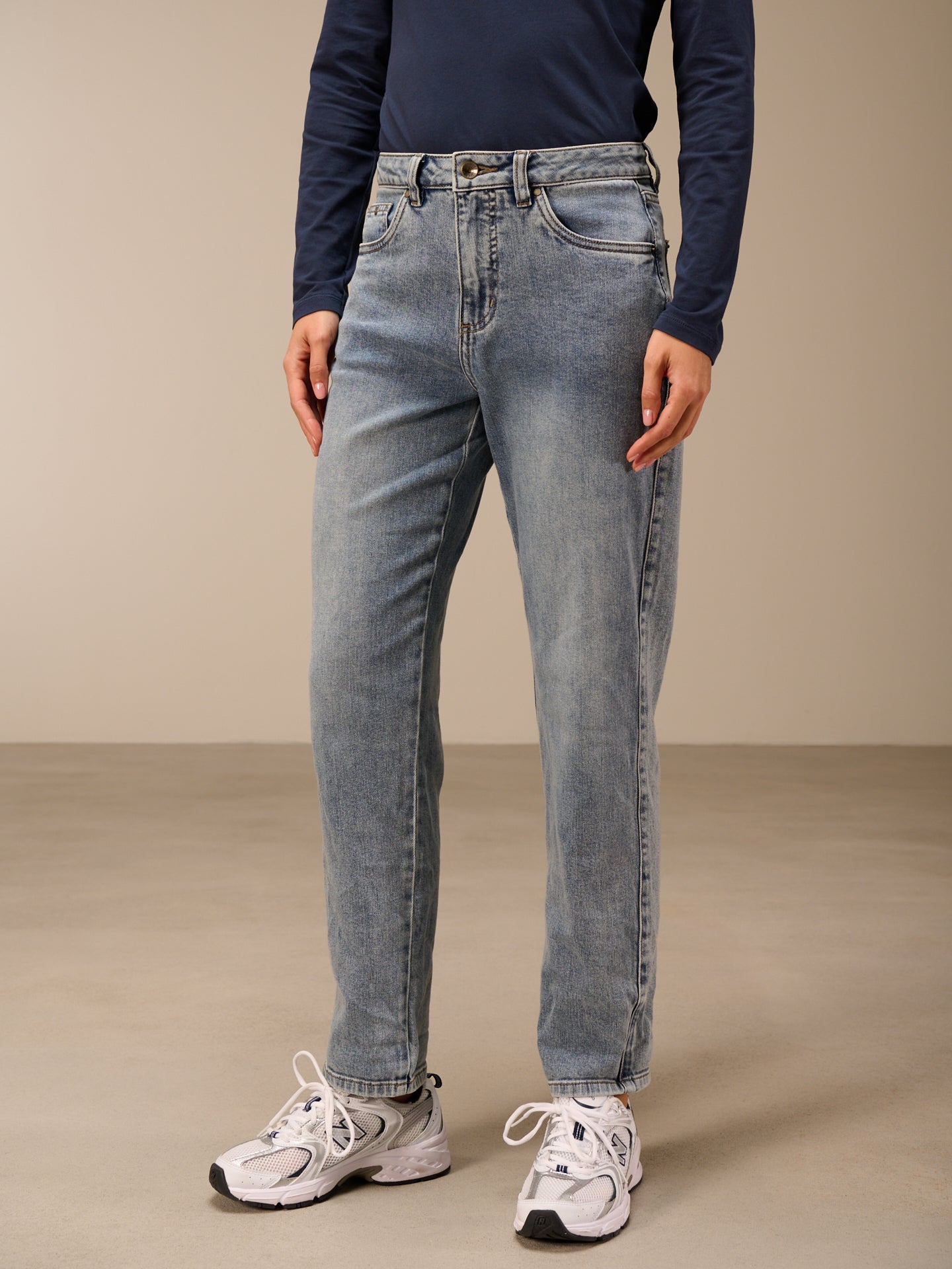 Loose jeans