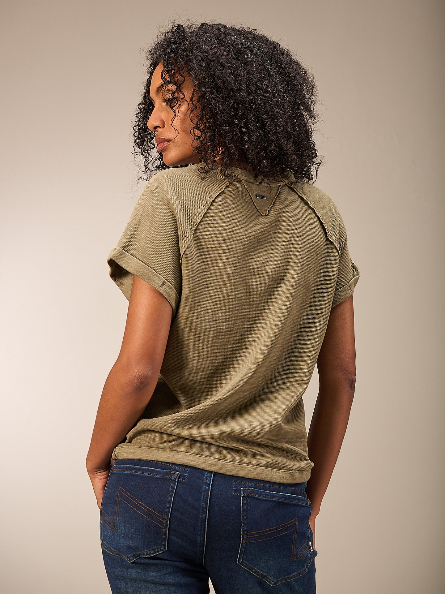Maglietta con maniche raglan