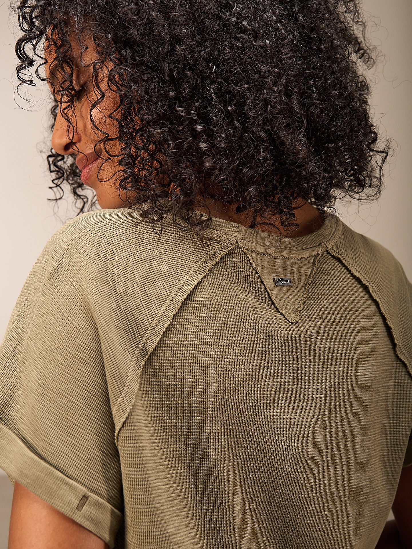 Maglietta con maniche raglan