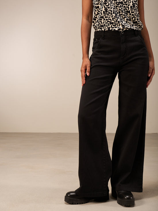 Wide-leg trousers