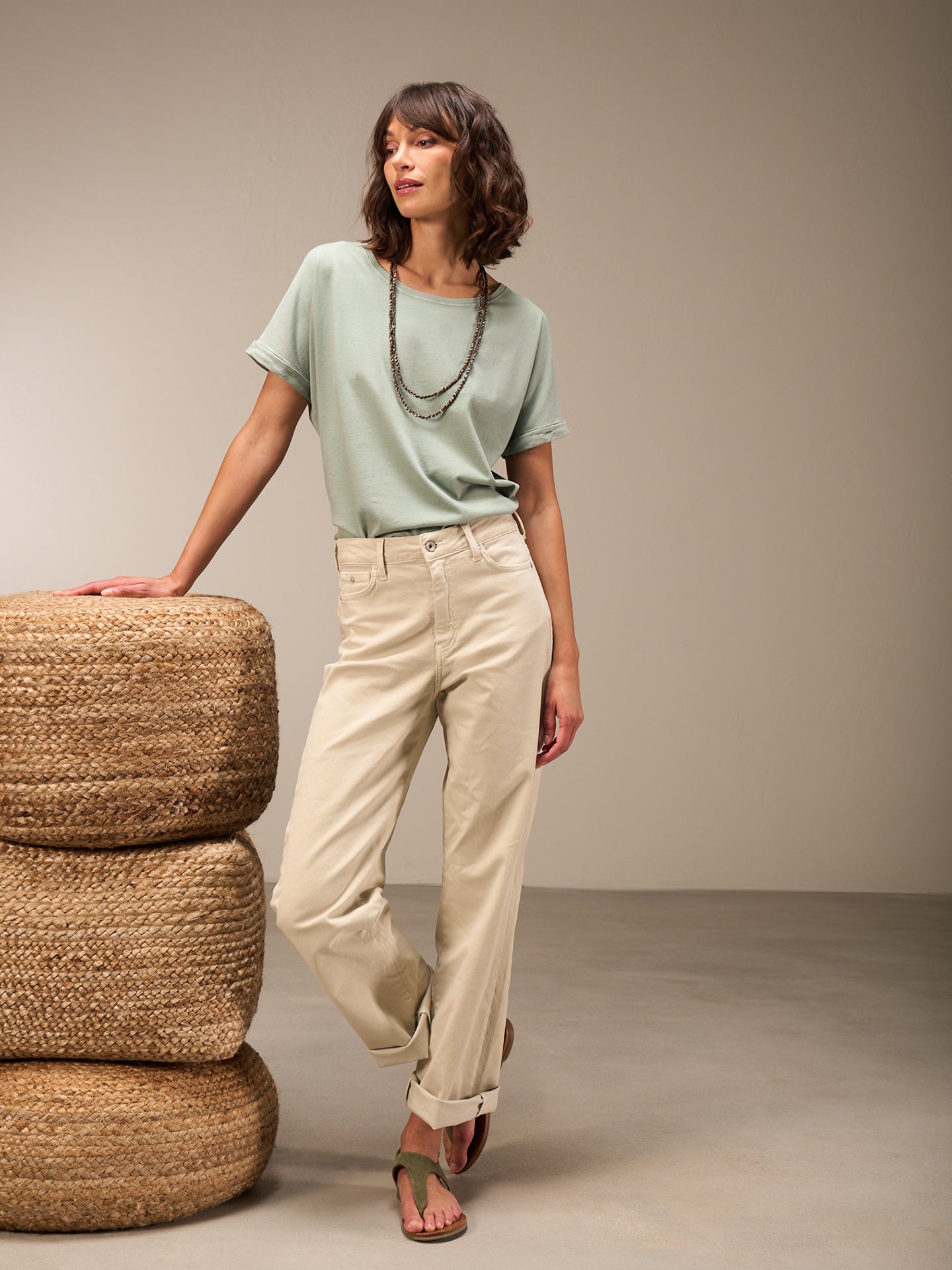 Shirt mit angeschnittenen Ärmeln