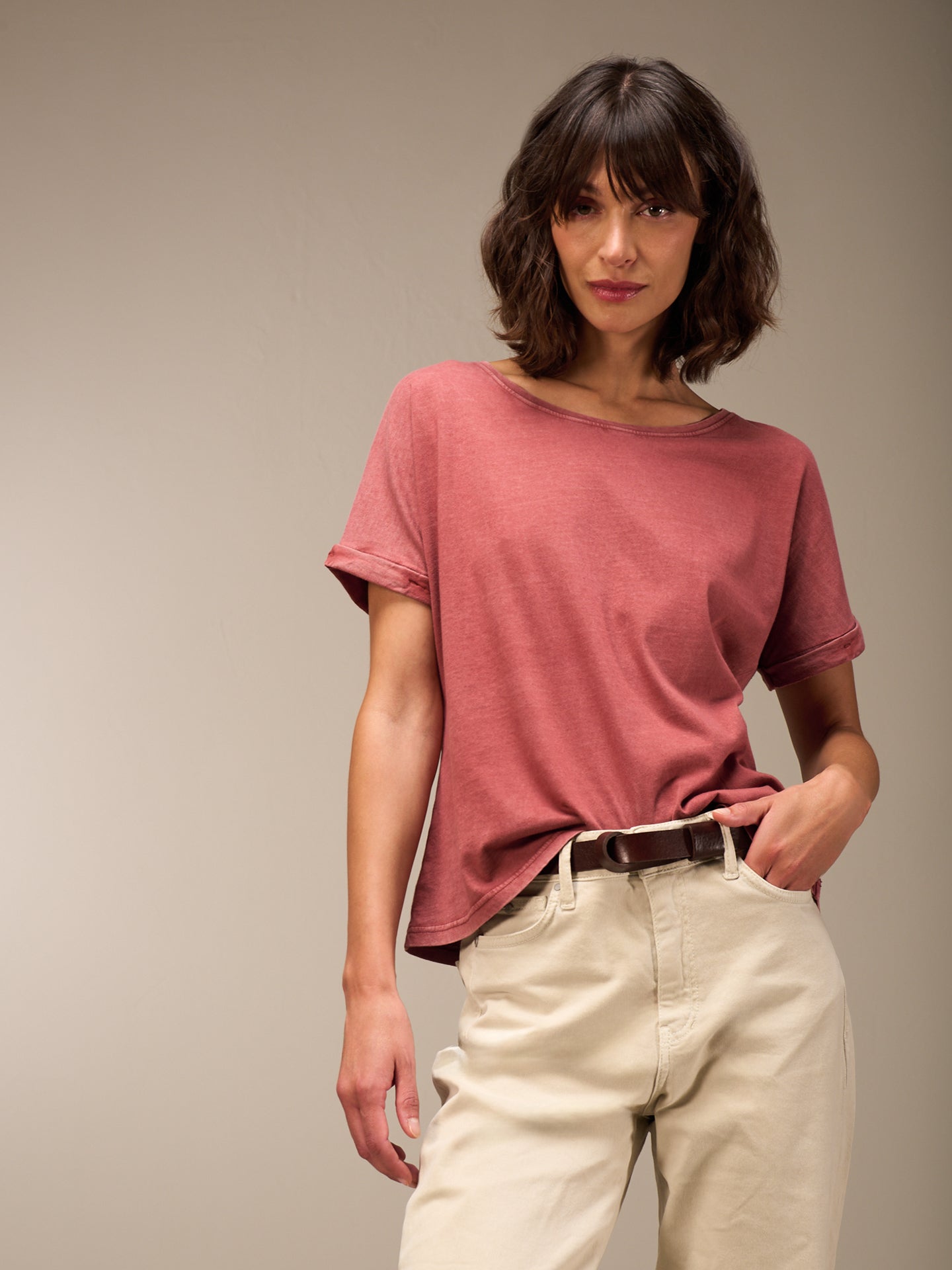 Shirt mit angeschnittenen Ärmeln