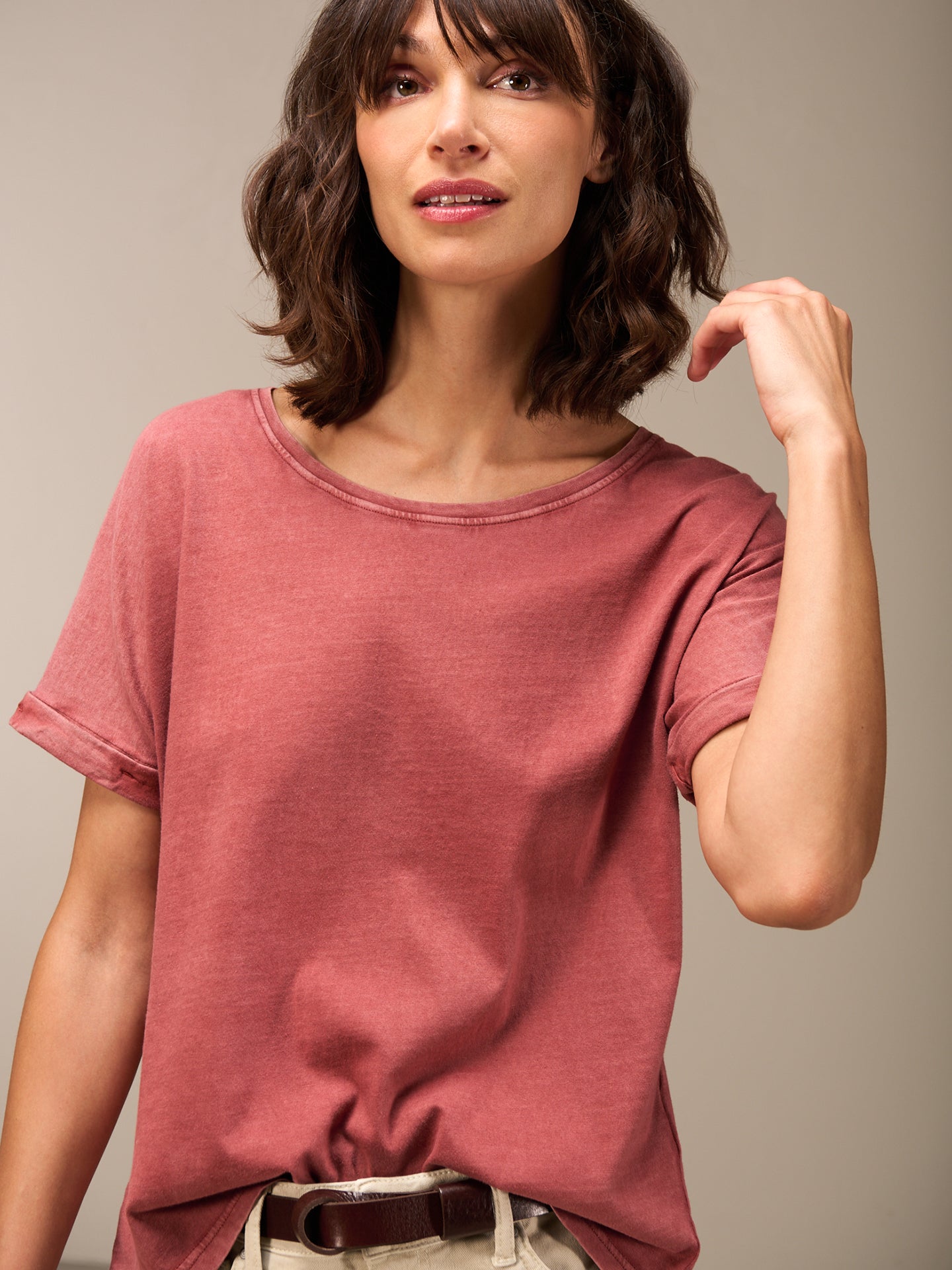 Shirt mit angeschnittenen Ärmeln