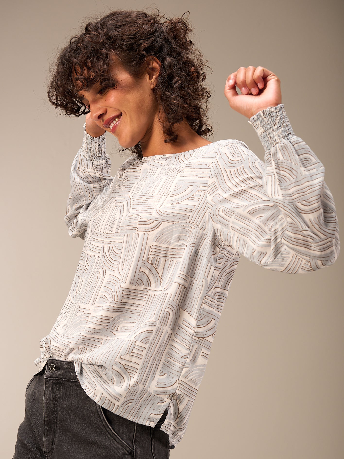 Blusa con scollo rotondo