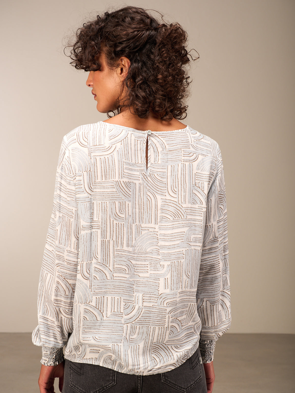 Blusa con scollo rotondo