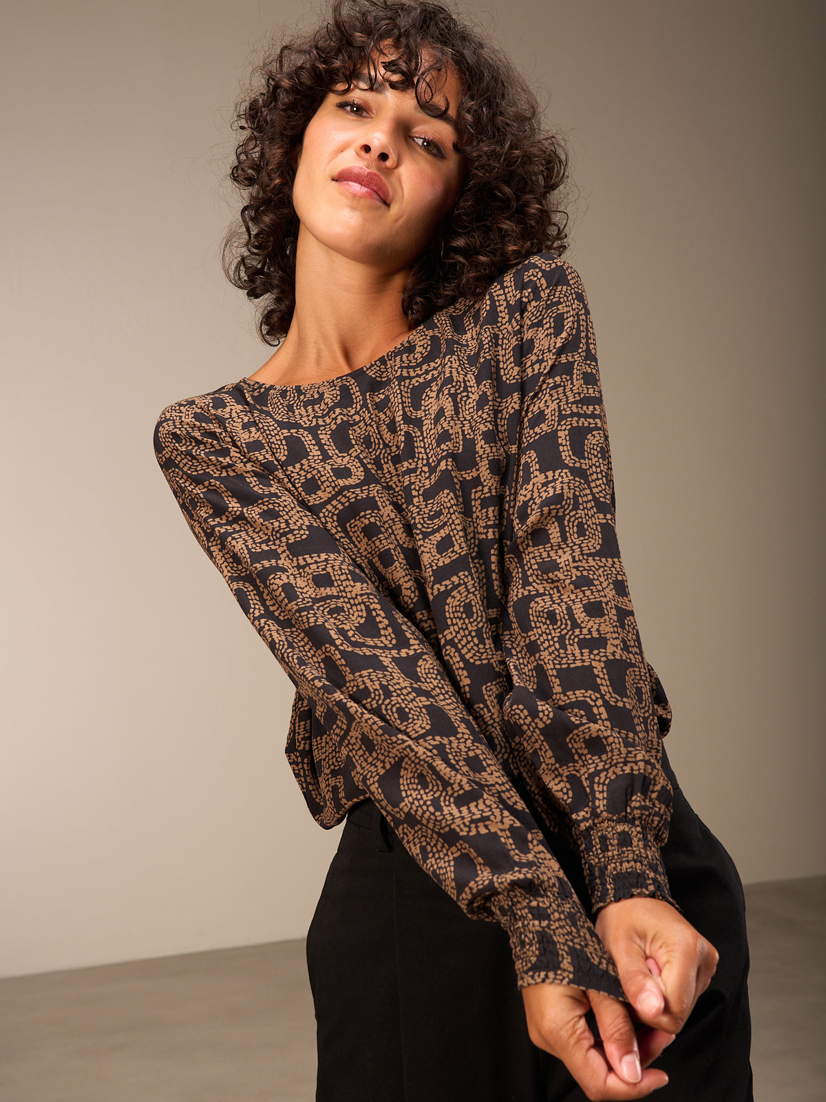 Blusa con scollo rotondo