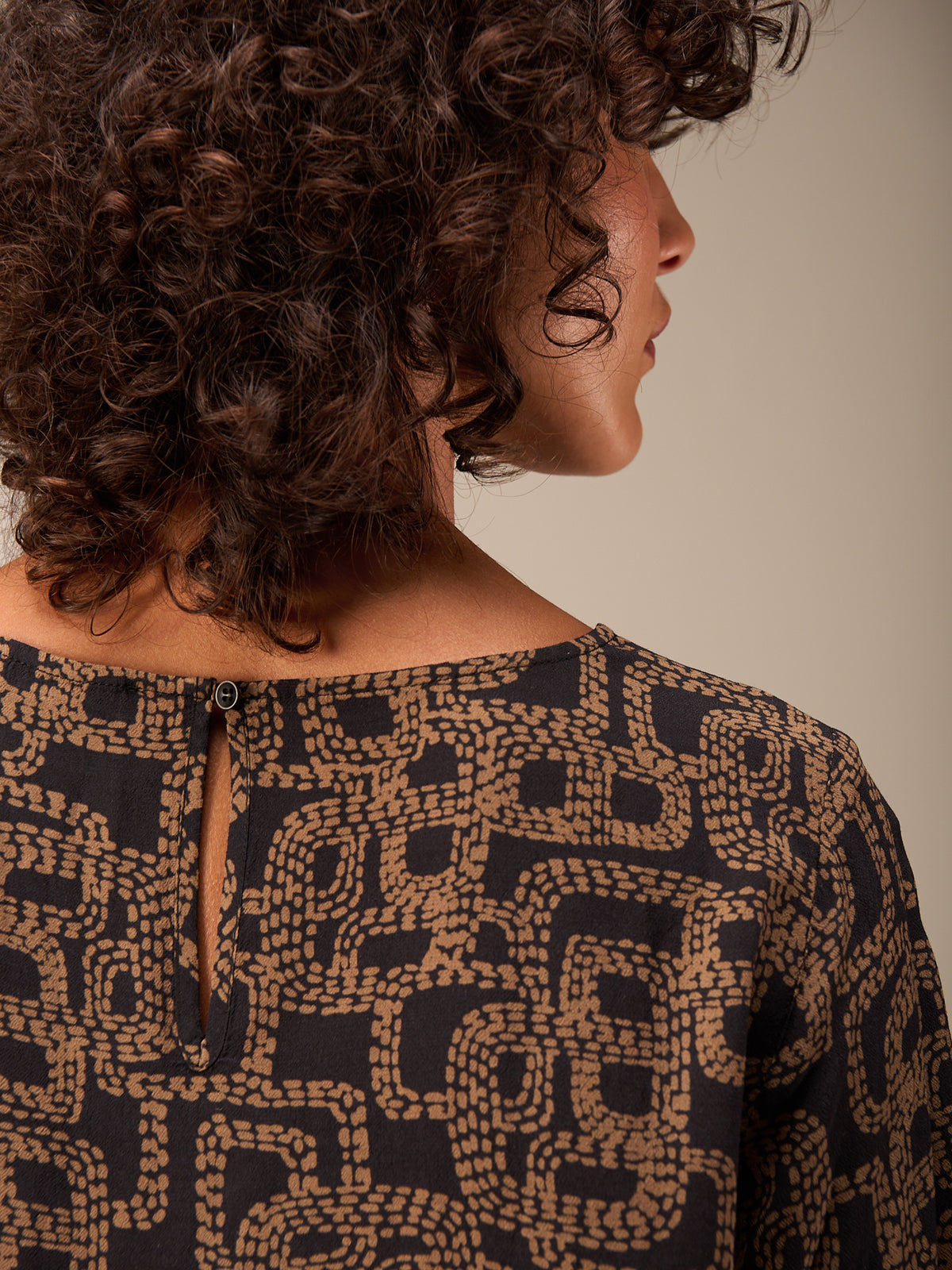 Blusa con scollo rotondo
