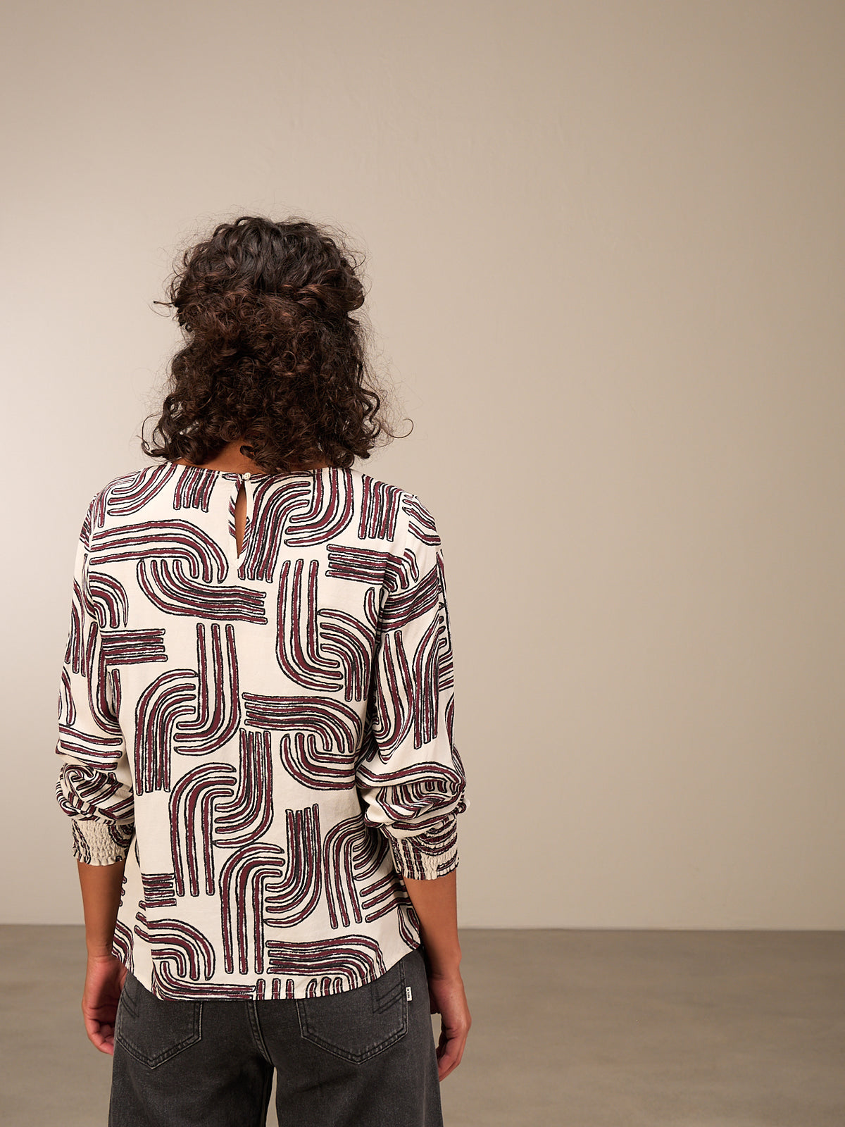 Blusa con scollo rotondo
