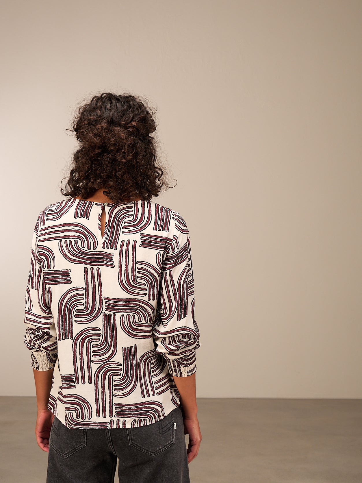 Blusa con scollo rotondo