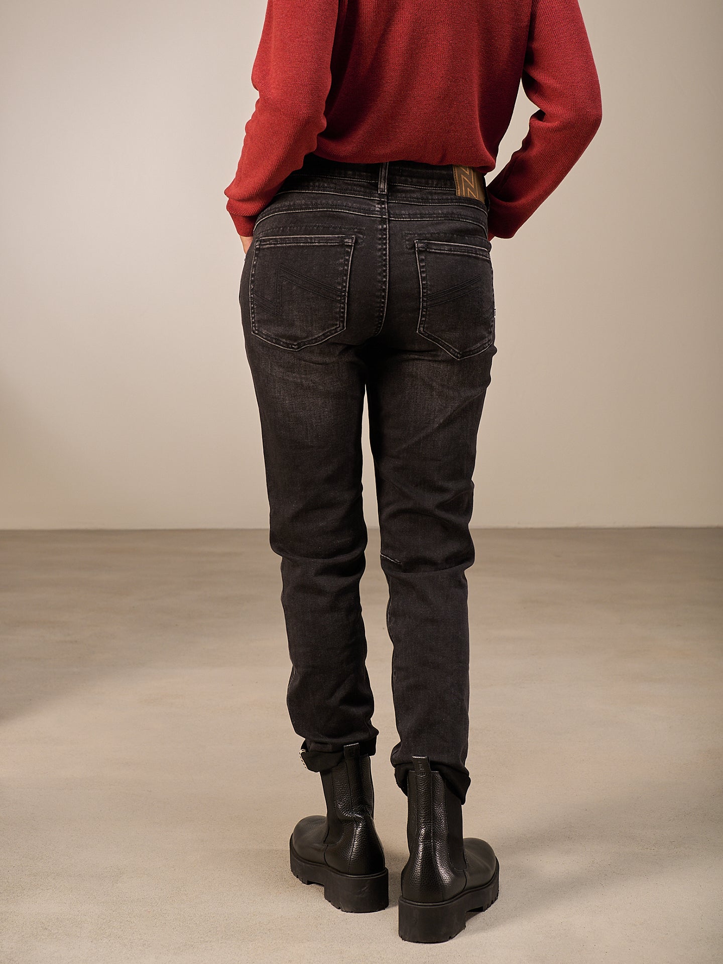 Tapered jeans