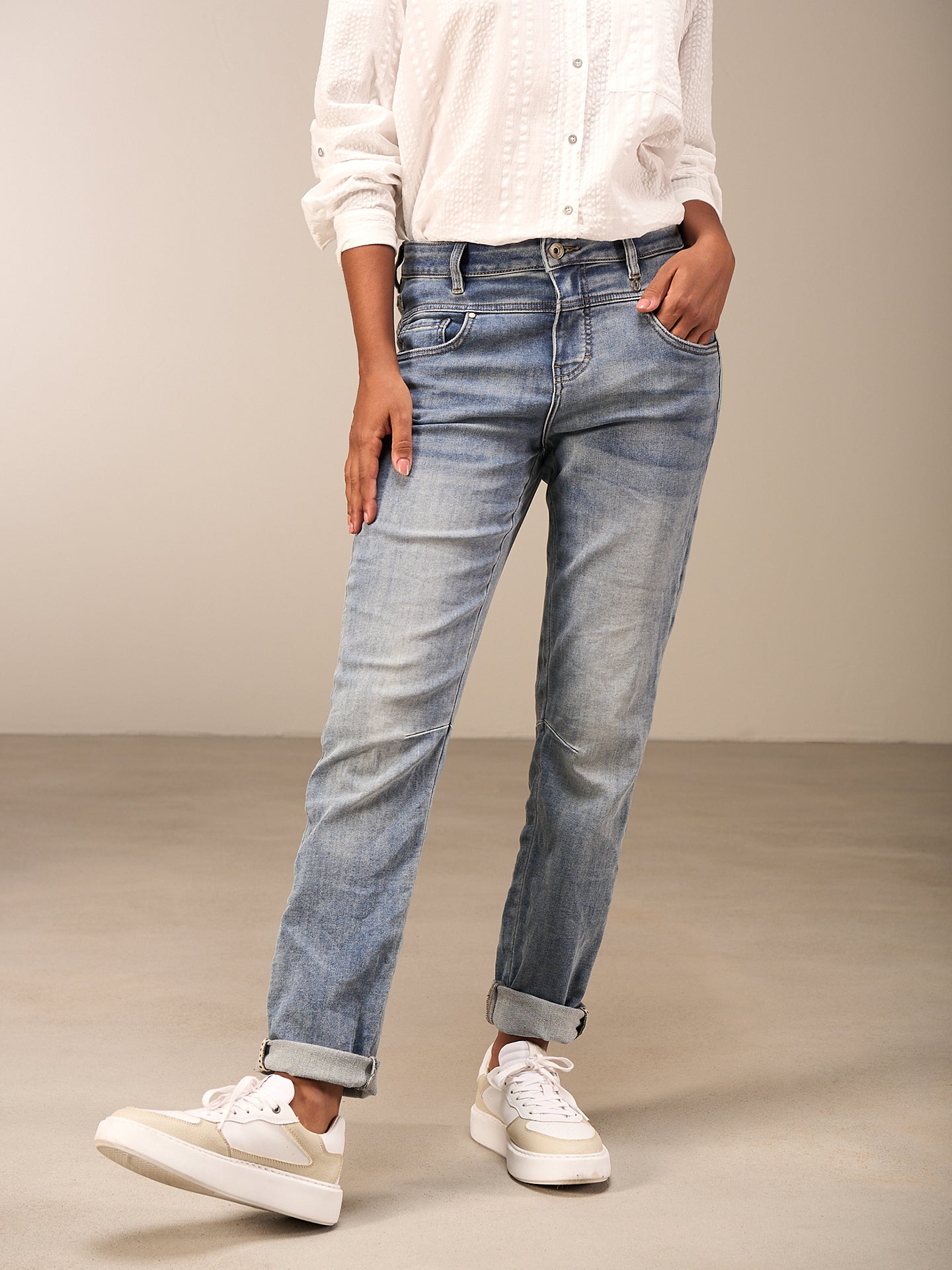 Tapered jeans