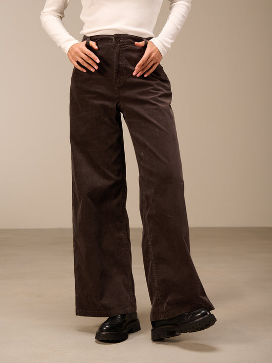 Wide-leg trousers