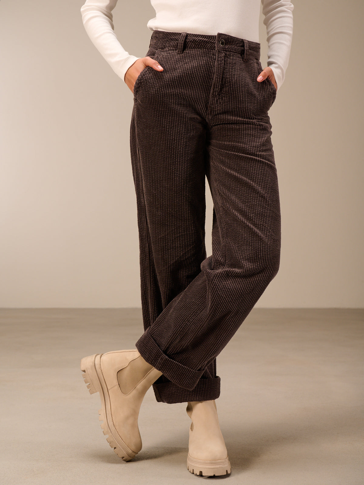 Pantaloni dritti