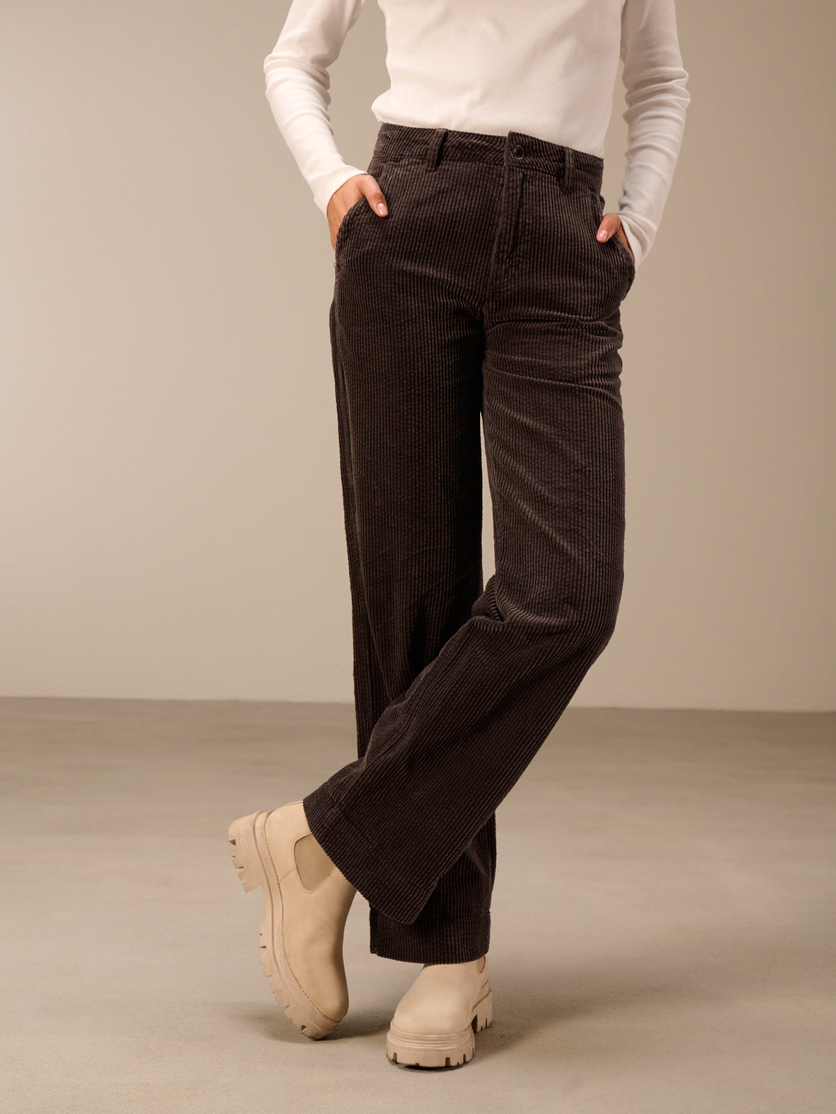 Pantaloni dritti