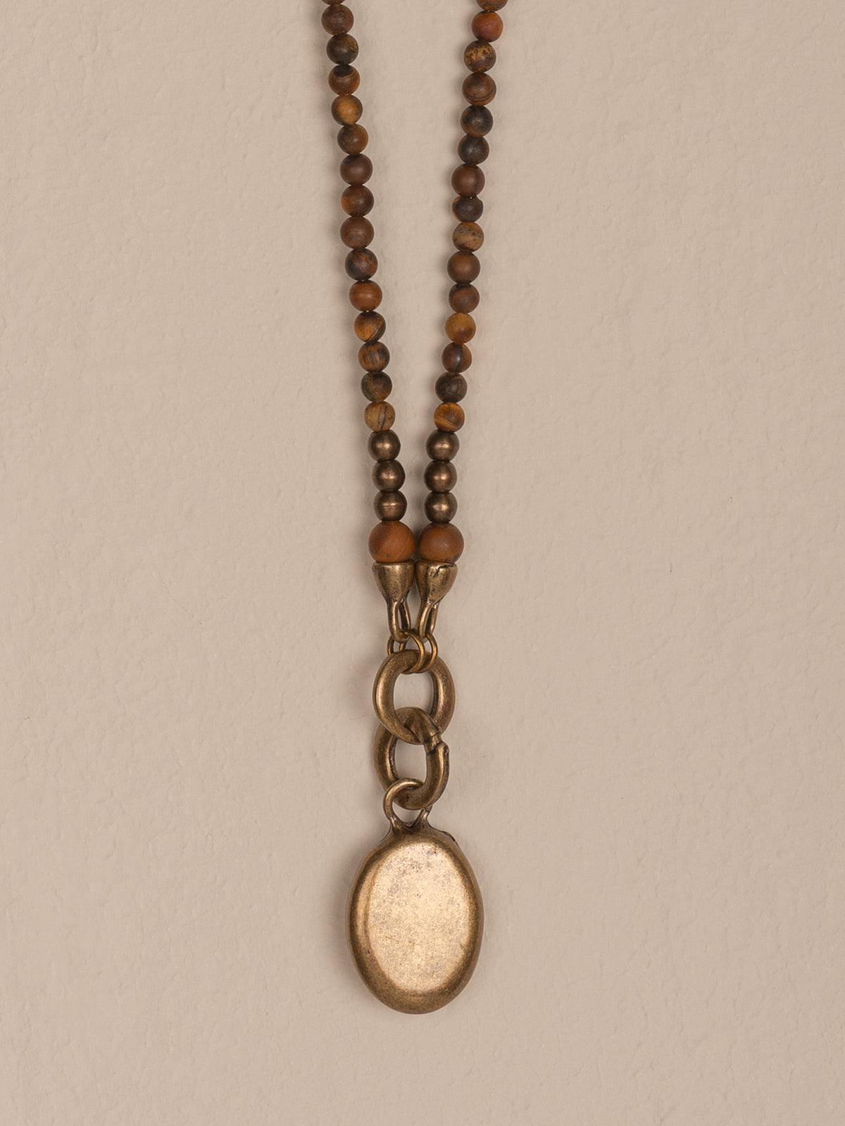 collier avec pendentif