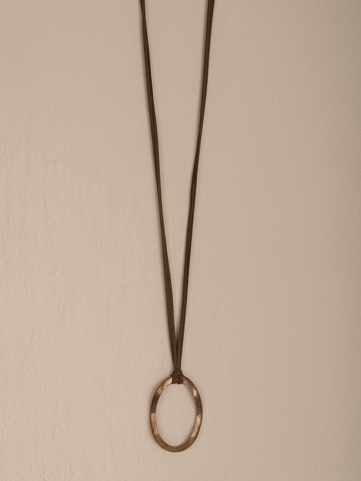 Halskette mit Anhänger