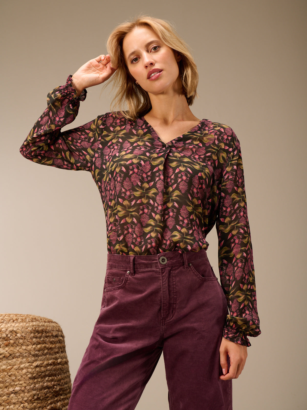 Blusa con scollo a V