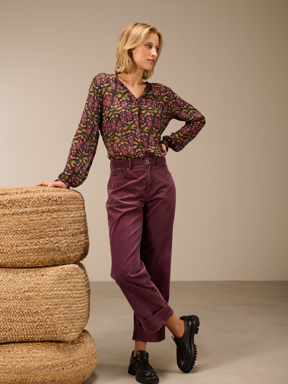 Blusa con scollo a V