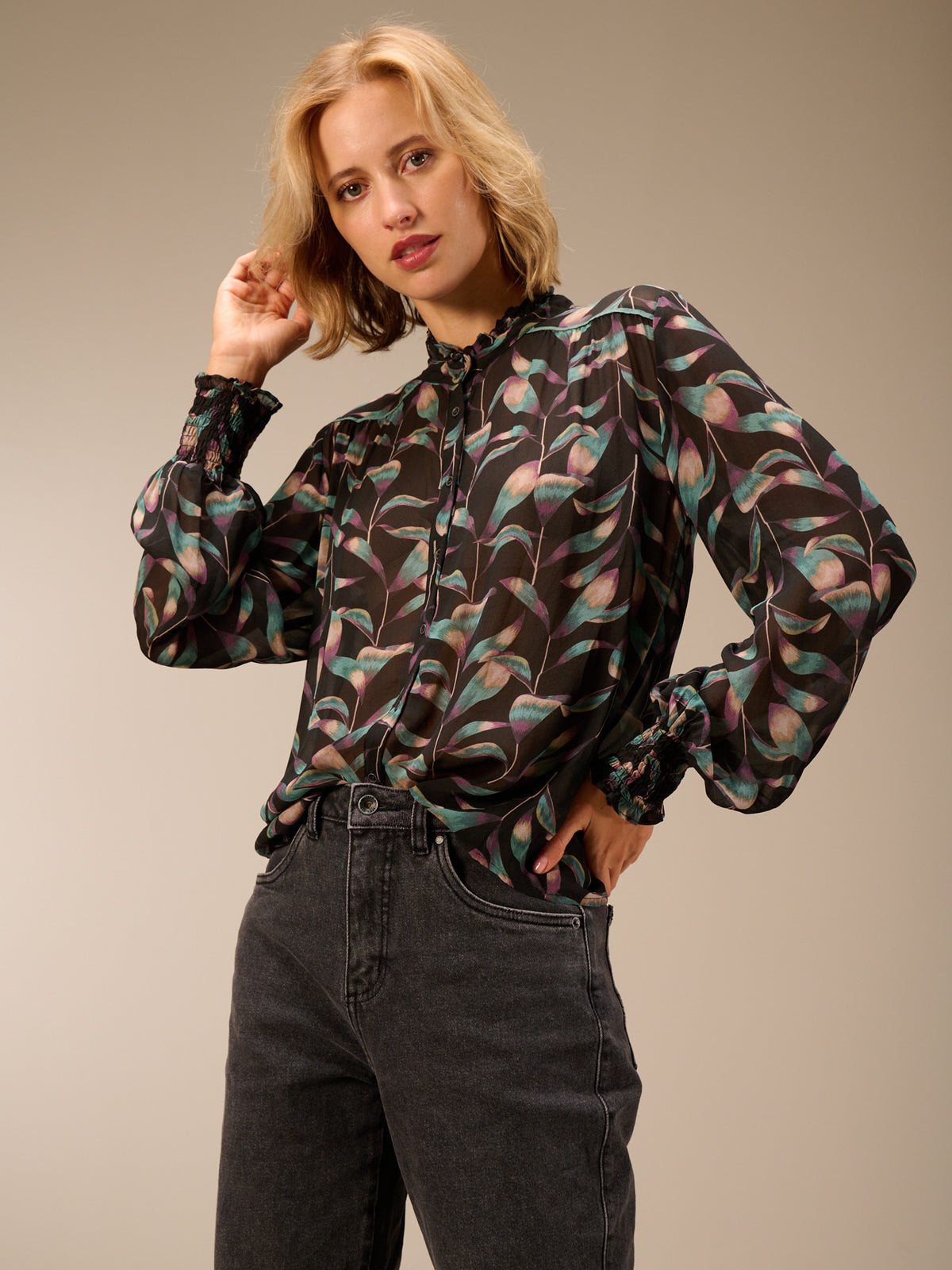 blouse avec détails à volants