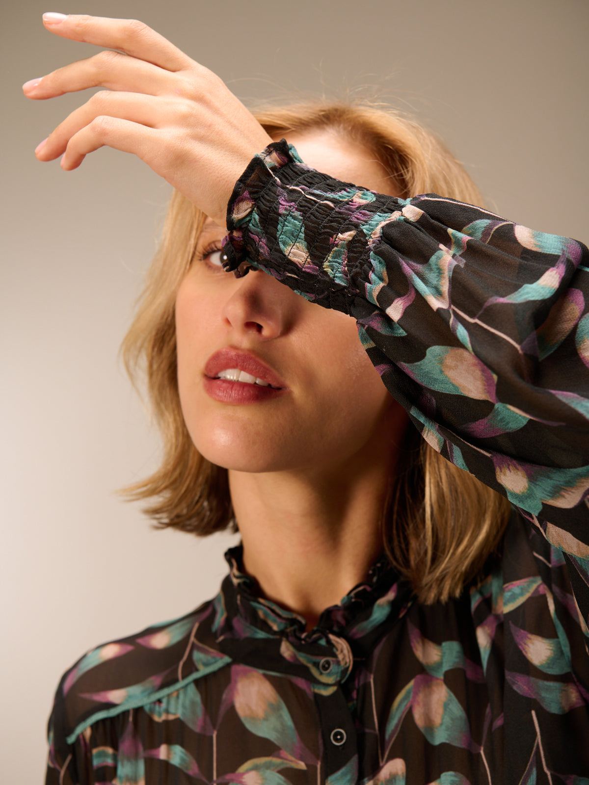 blouse avec détails à volants