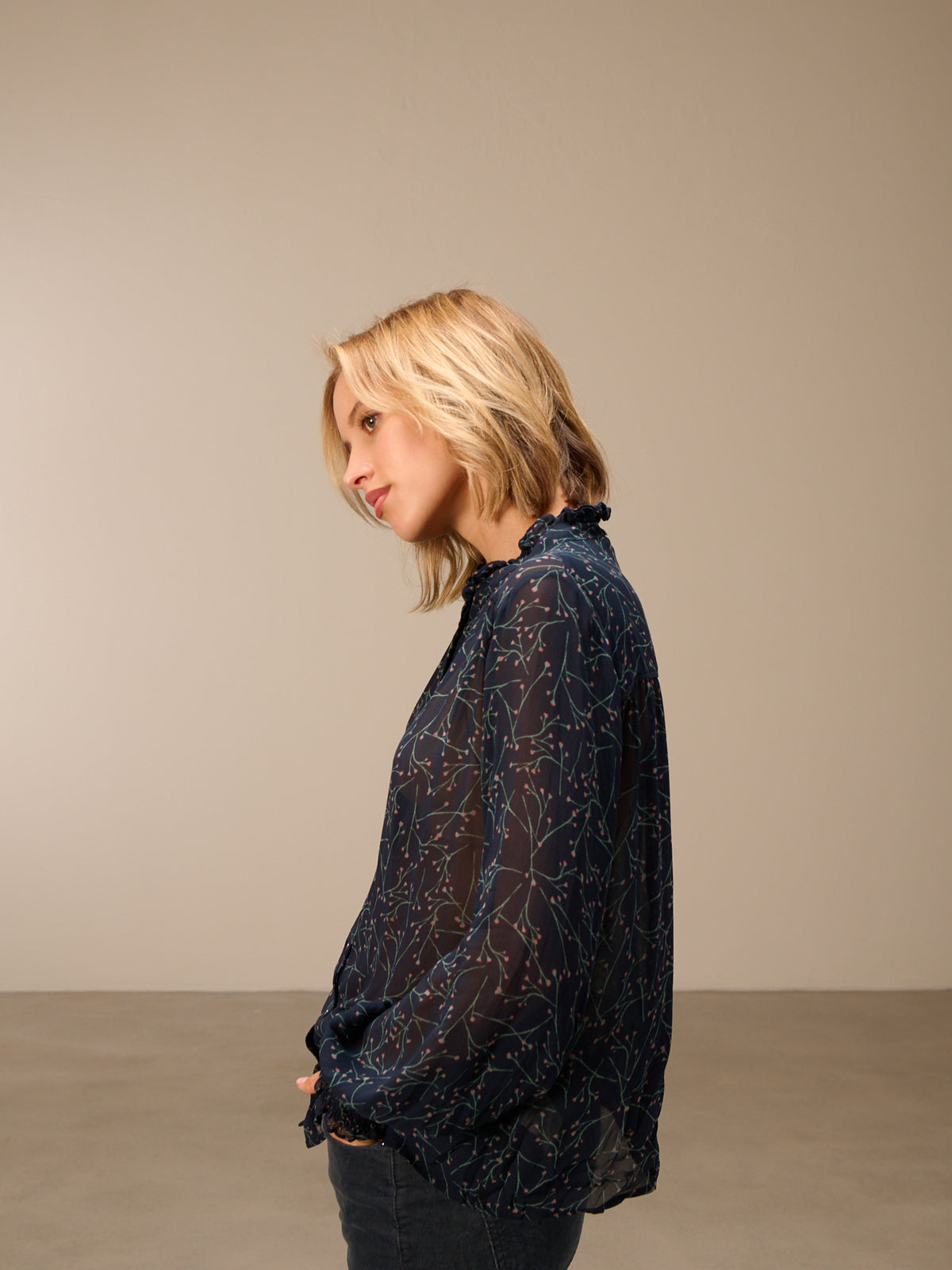 blouse avec détails à volants