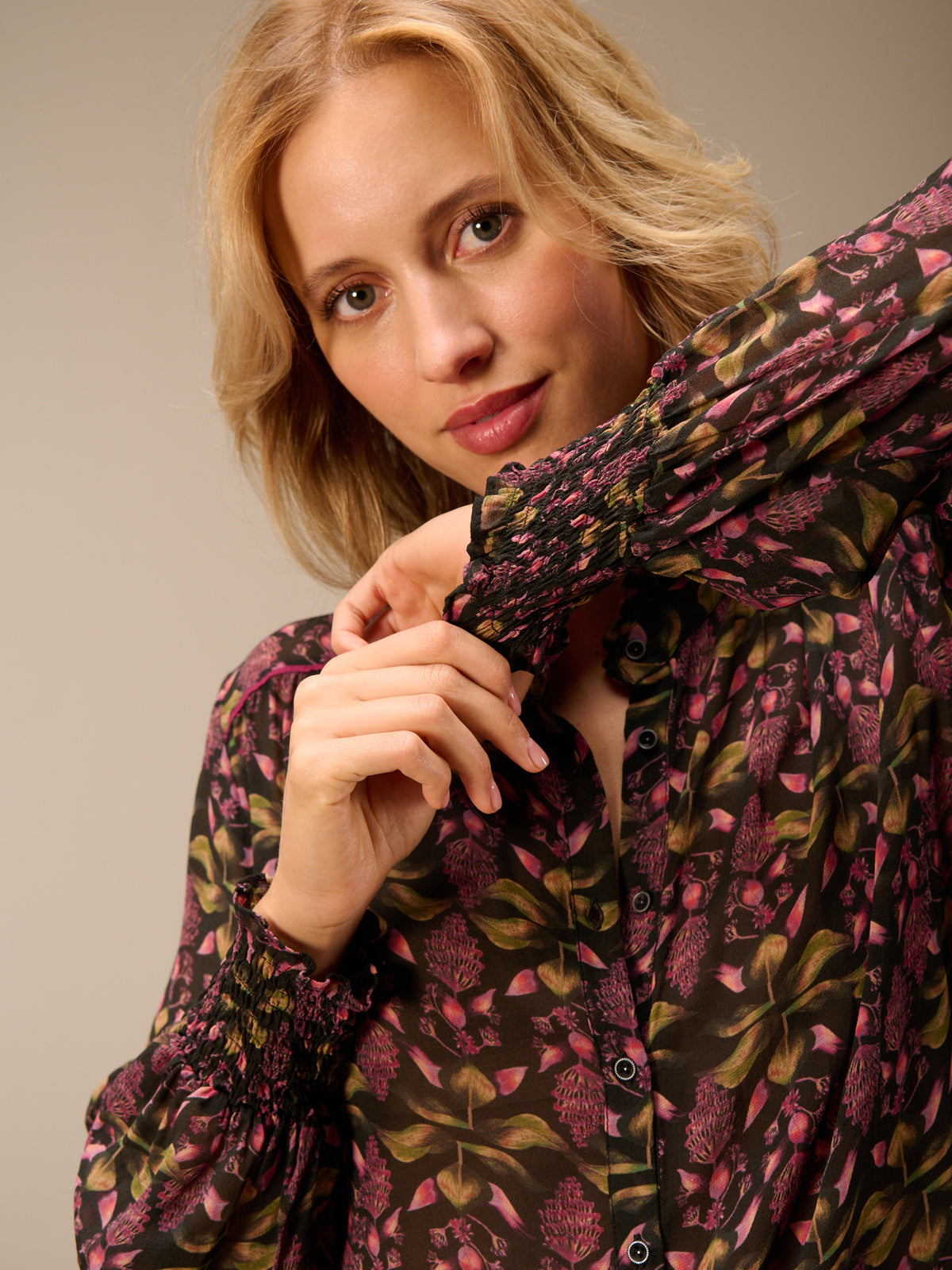 blouse avec détails à volants