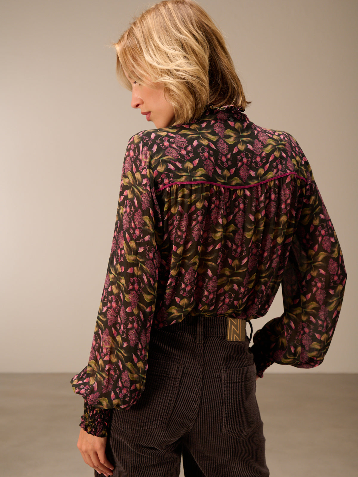 blouse avec détails à volants