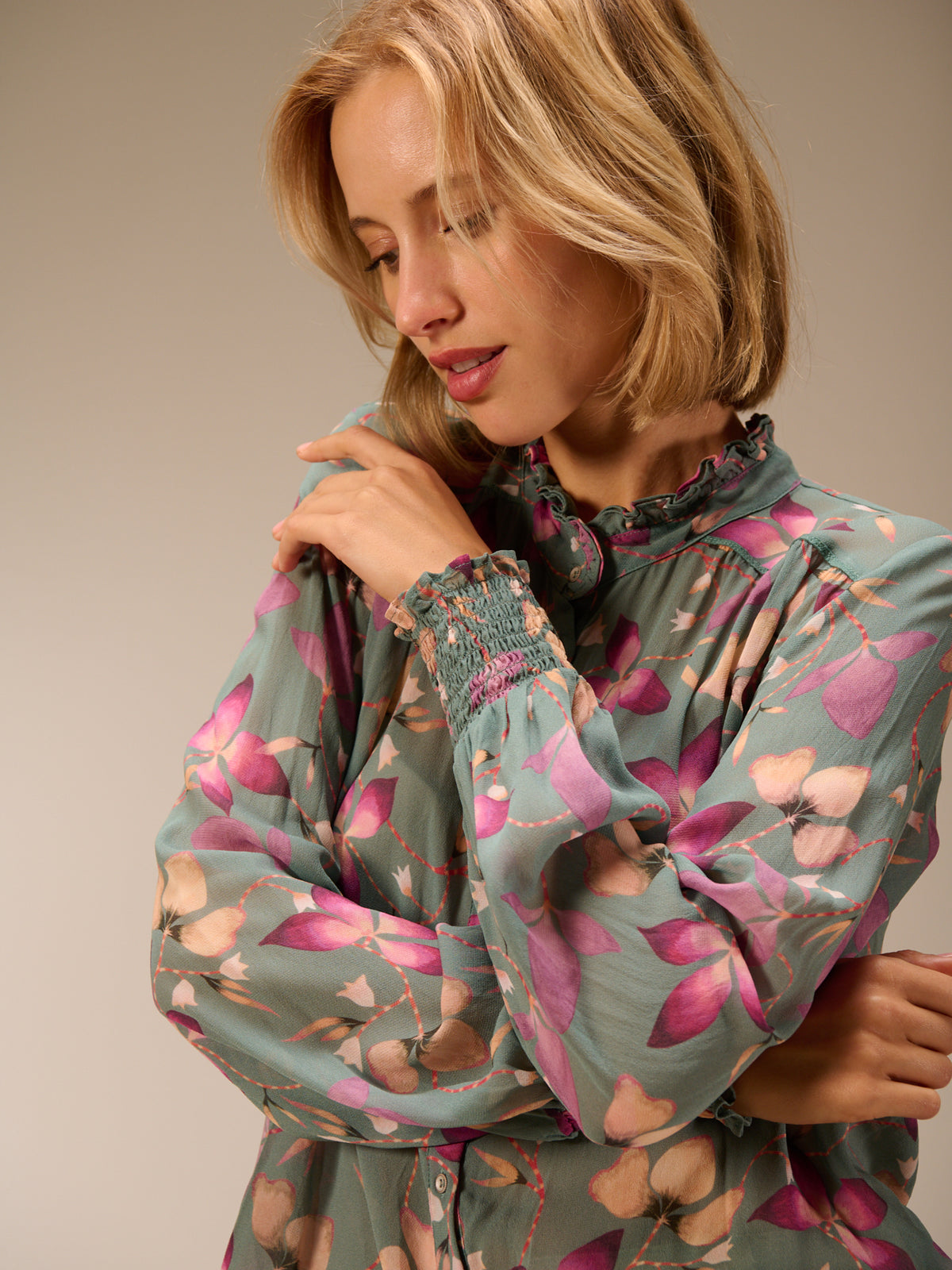 blouse avec détails à volants