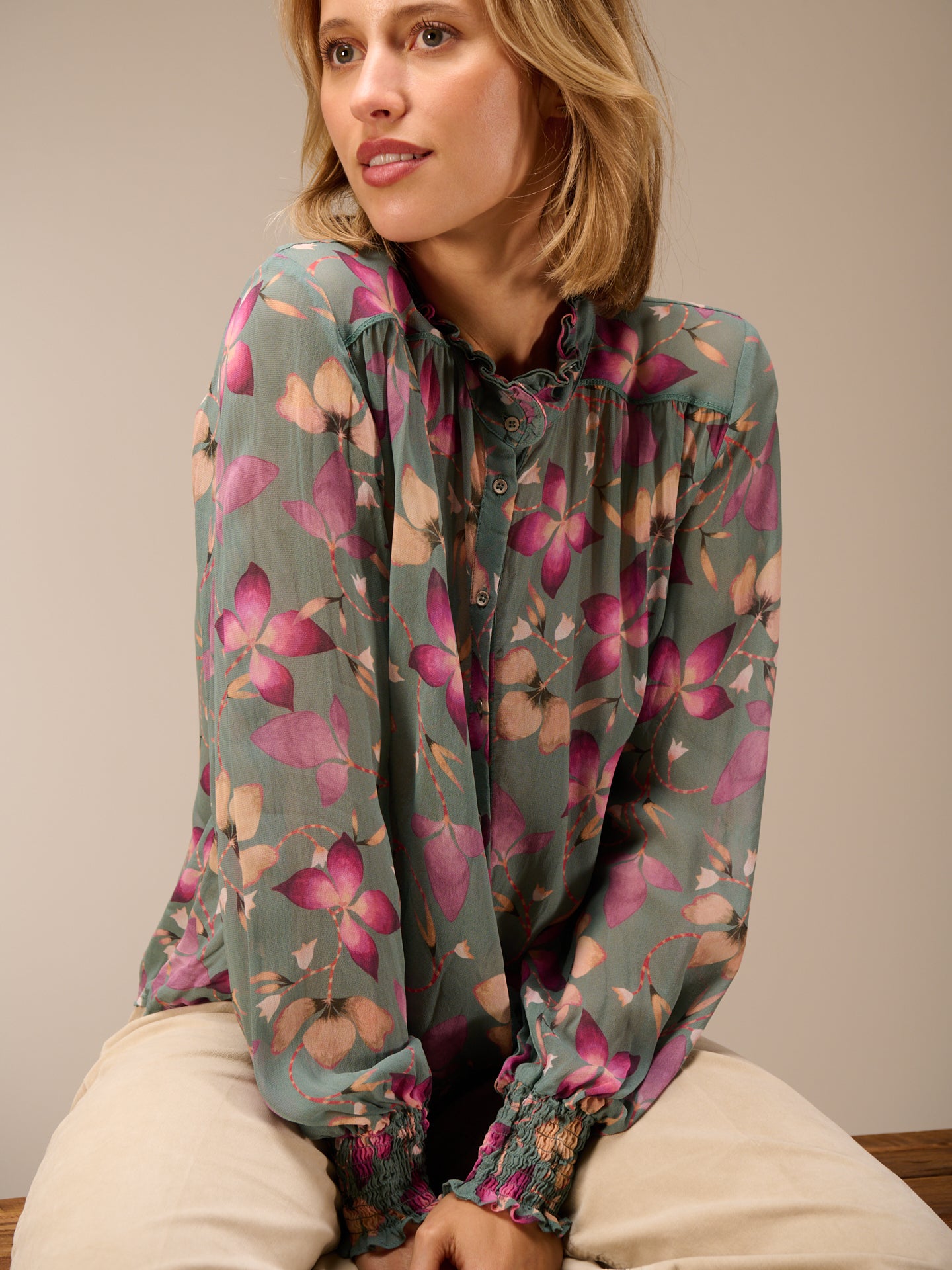 Bluse mit Rüschendetail