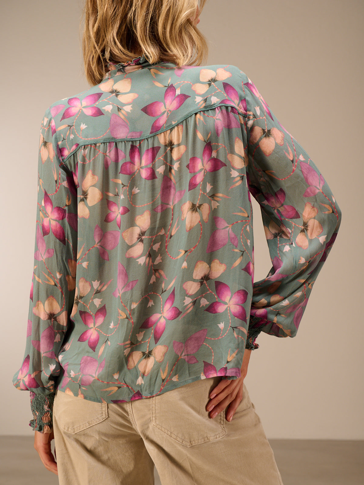 blouse avec détails à volants