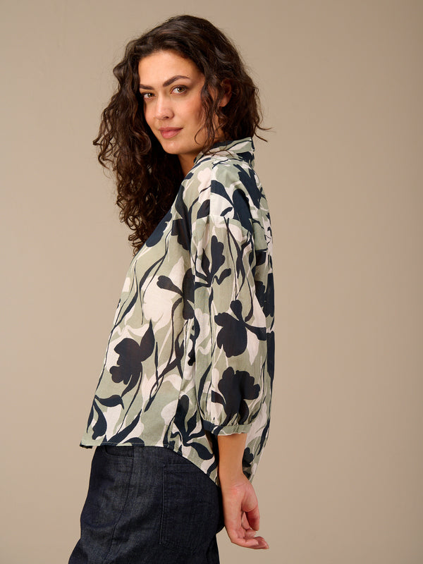 blouse avec patte de boutonnage