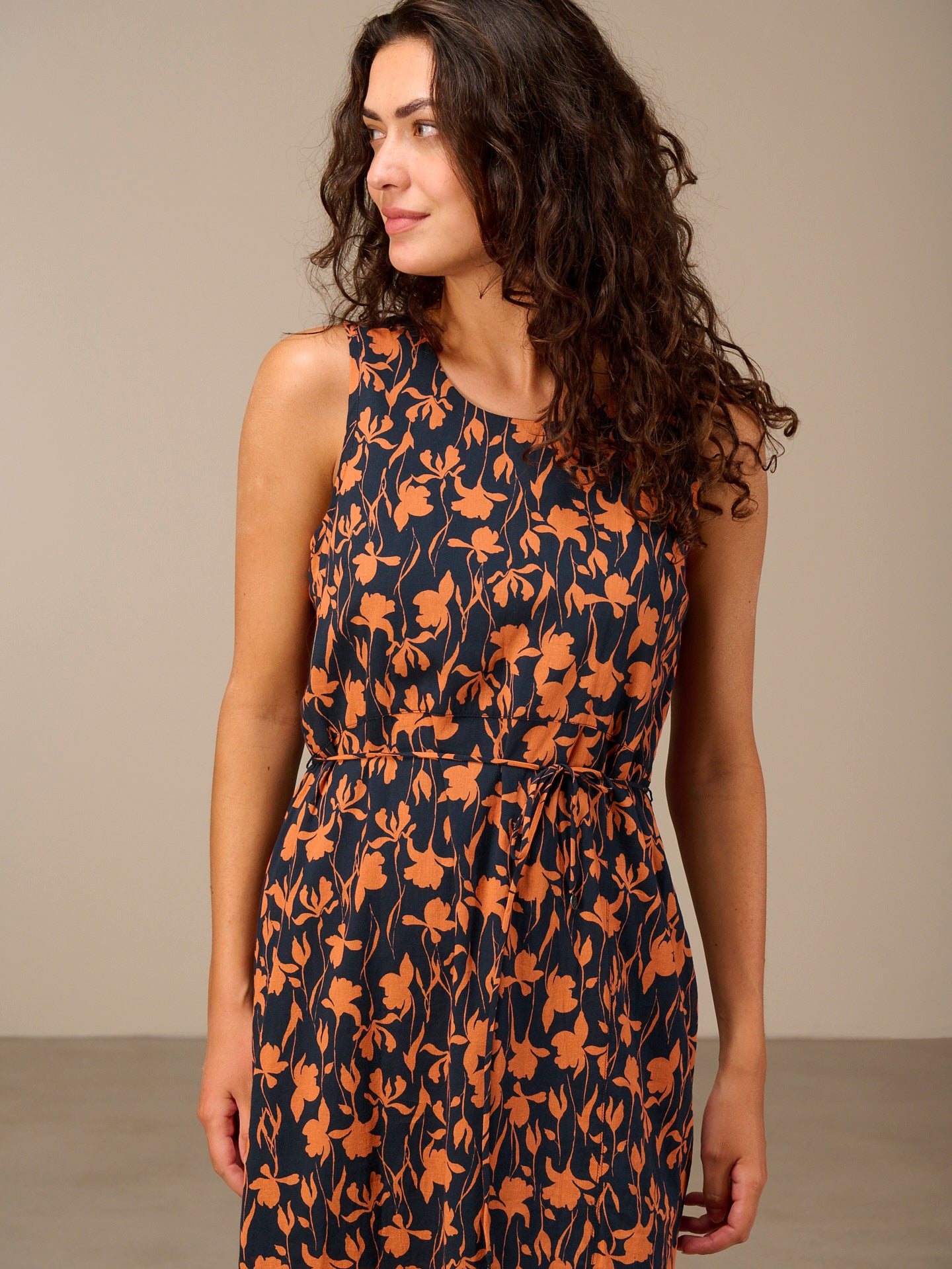 Kleid mit Rundhals