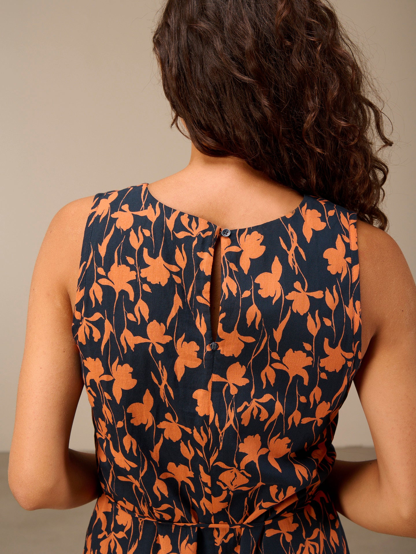 Kleid mit Rundhals