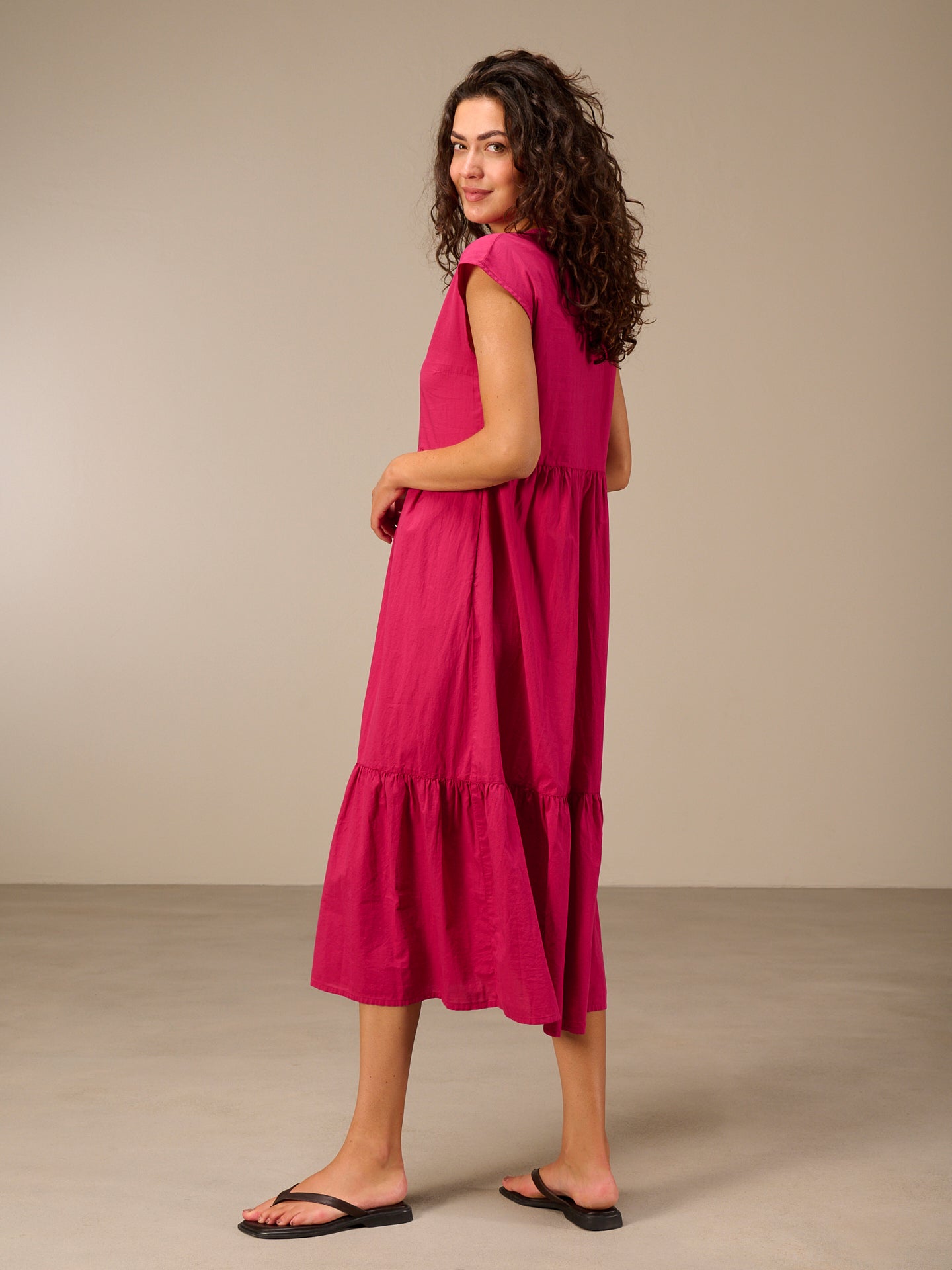 Kleid mit V-Ausschnitt