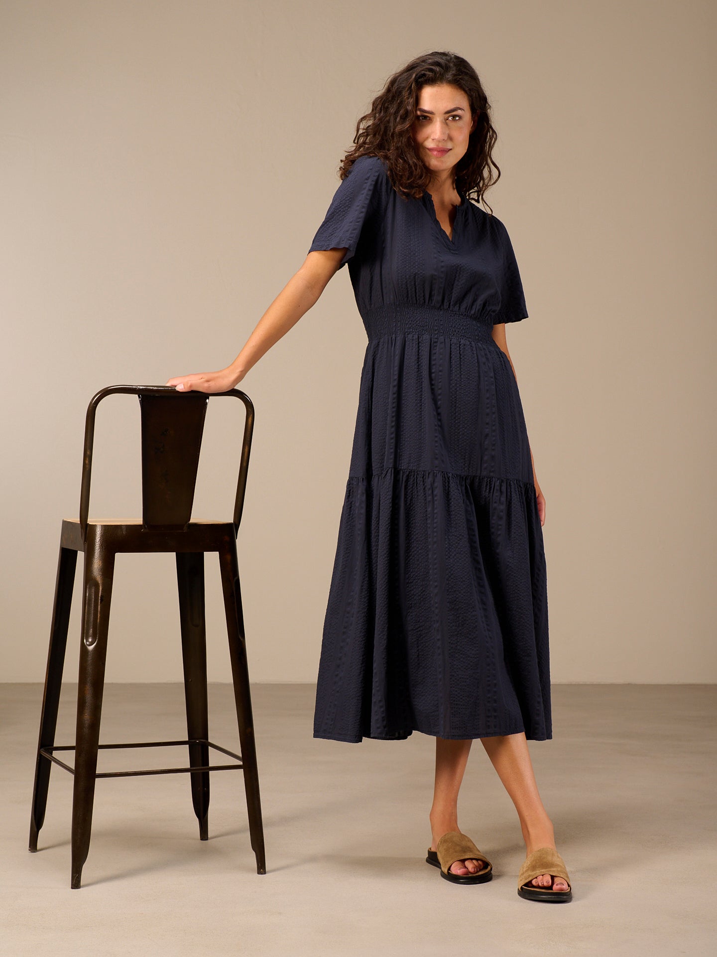 Kleid mit V-Ausschnitt