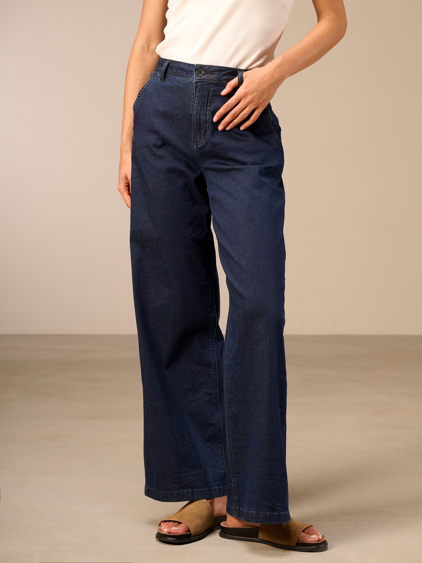 Wide-leg jeans