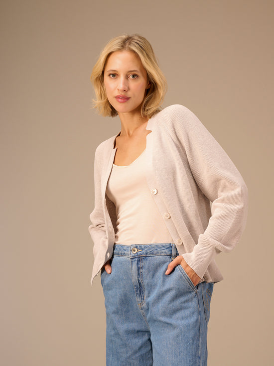 Strickjacke mit V-Ausschnitt