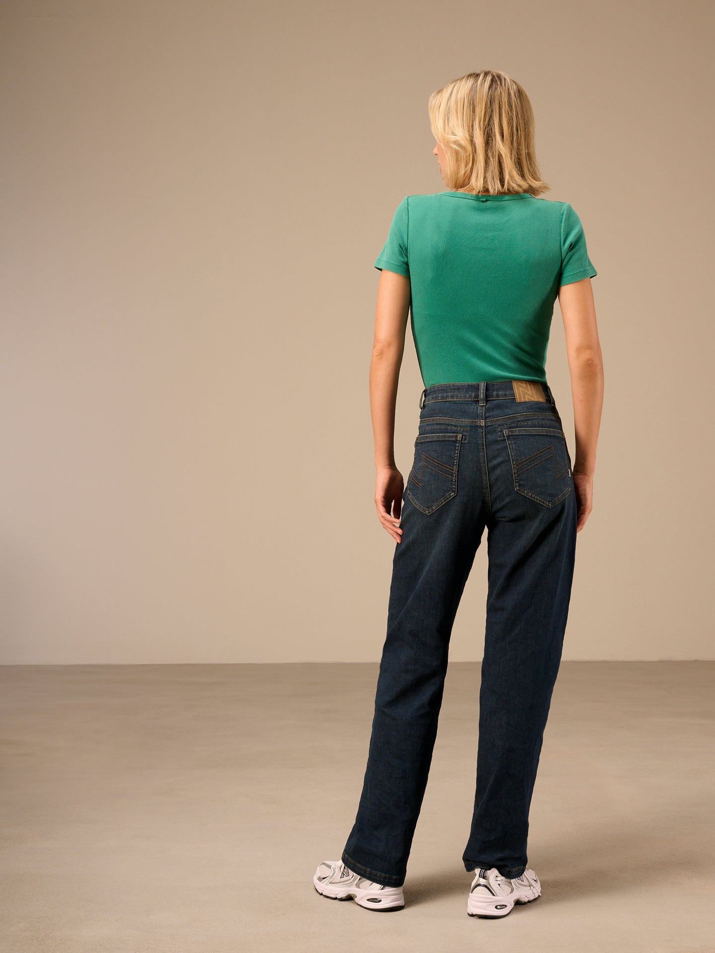 Straight-leg jeans