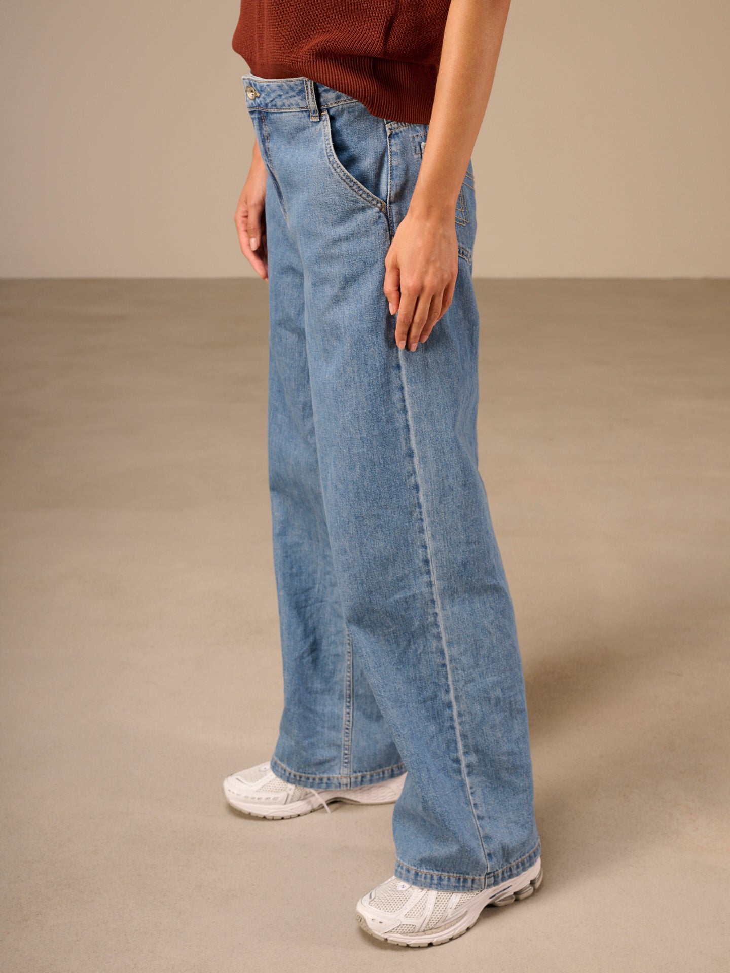 Wide-leg jeans